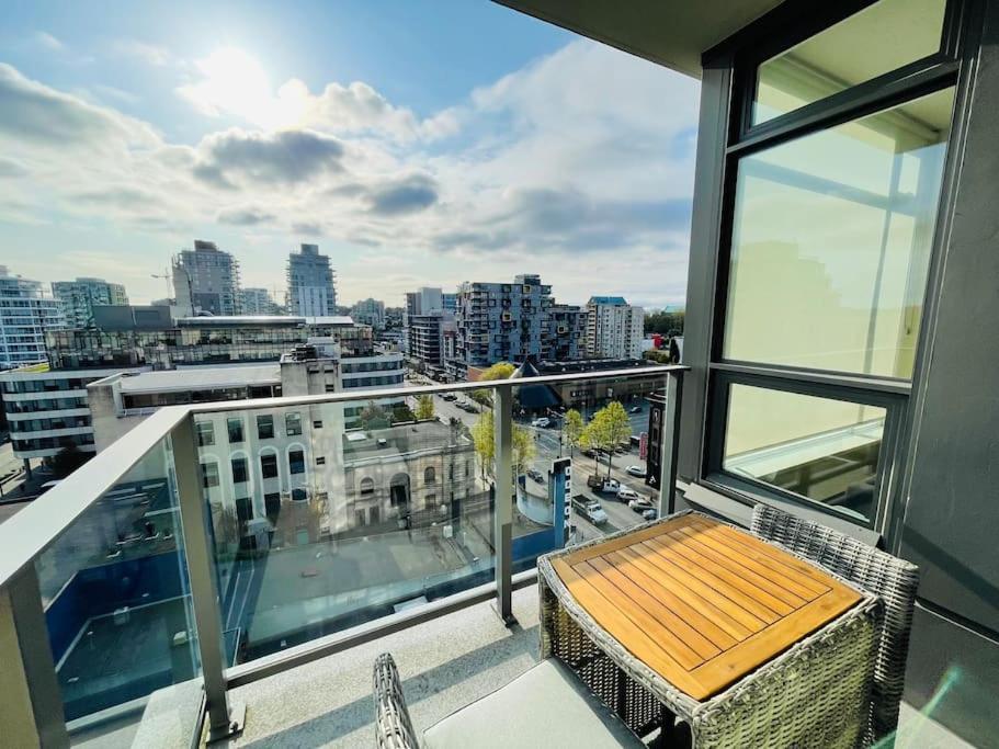 Modern 2 Bedroom Ocean Views Victoria Downtown Free Parking Eksteriør bilde