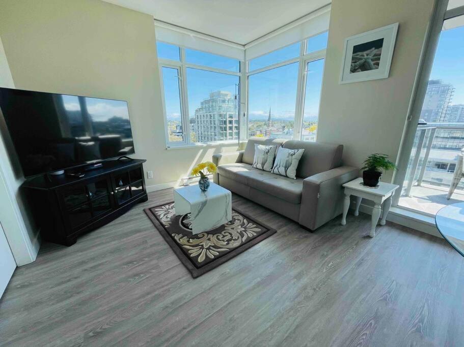 Modern 2 Bedroom Ocean Views Victoria Downtown Free Parking Eksteriør bilde